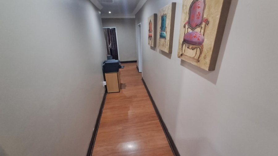 5 Bedroom Property for Sale in Brandwag Free State